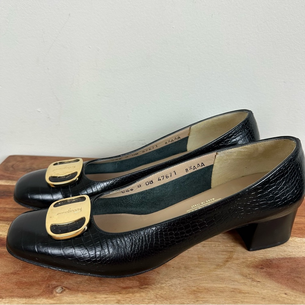 Vintage Salvatore Ferragamo Gancini Pumps - Picture 3 of 13